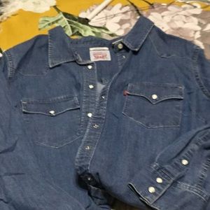 Levi like new pearl snap denim shirt